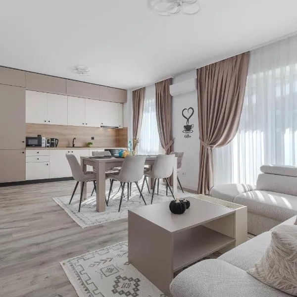Cream Divine, hotel in Oradea