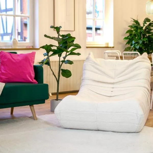 Auszeit am Marktplatz - Design Ferienwohnungen mit Wohlfühlfaktor, hotel in Kürnbach