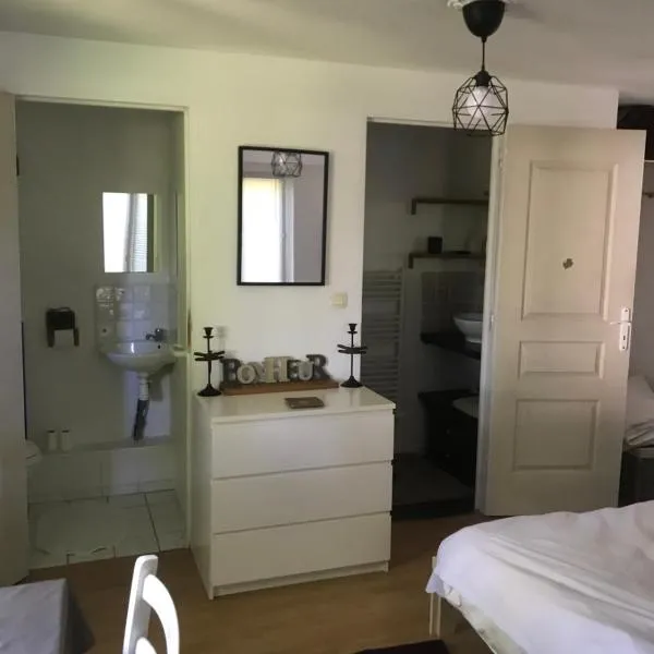 Tiny House, hotel v destinaci Bourdonné