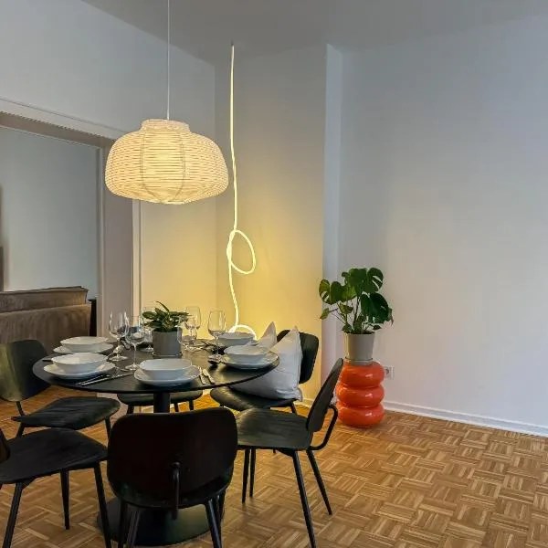 NOOQA! 'Exklusives Design Apartment' - Parkplatz, Balkon, Nespresso - 6 Personen - 85qm, hotel in Duisburg
