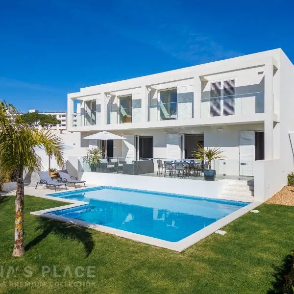 Villa Alba - Albufeira Premium by Misha's Place: Albufeira'da bir otel