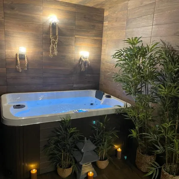 BY NEPTUNE - Appartement BALI Jacuzzi, hotel v destinácii Boissy-Saint-Léger