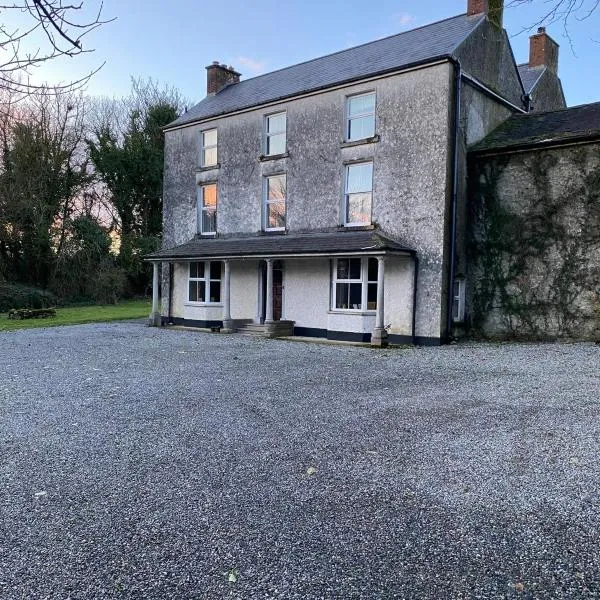 Farnagh House - En Suite Bedrooms, hotel v destinaci Moate