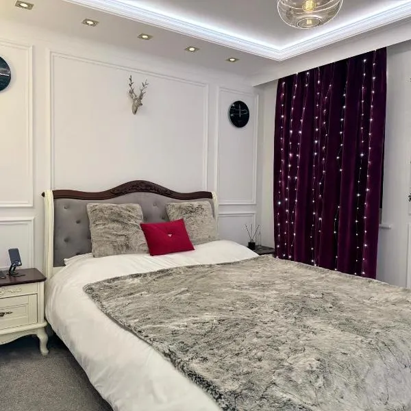 Private Bedroom in Unique Luxury House, Salford, Manchester, hotel in Manchester