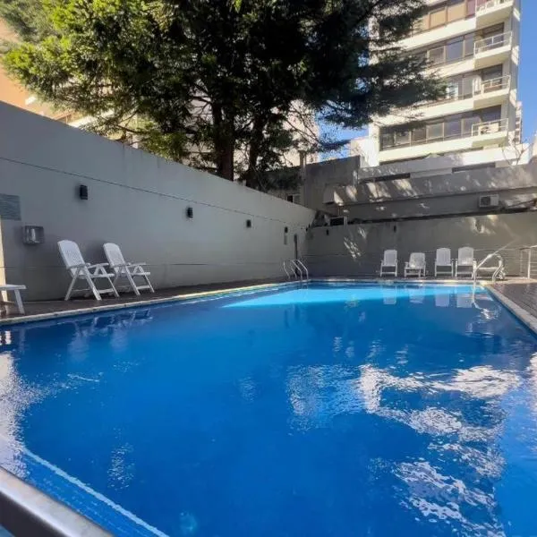 Departamento 3 amb para 5 personas con gimnasio, cochera y piscina, hotel in Buenos Aires