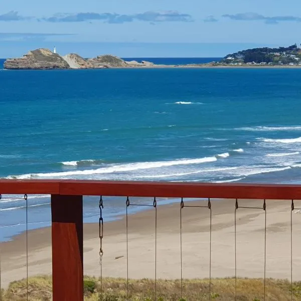 Waio-iti, farm stay on the beach, hotel in Whakataki