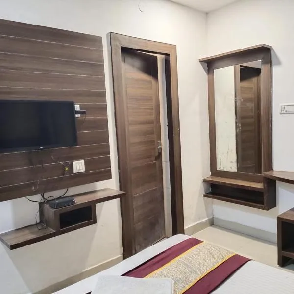 Khaleej Residency Near U S Embassy – hotel w mieście Ćennaj