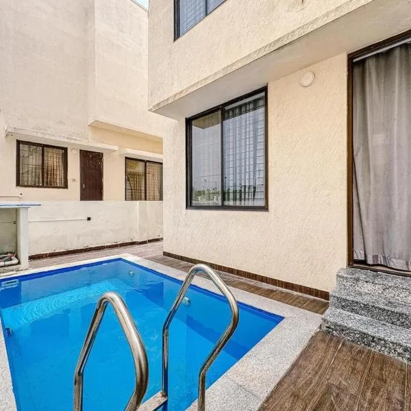 Private Villa with Swimming Pool, hotel v destinaci Čennaí