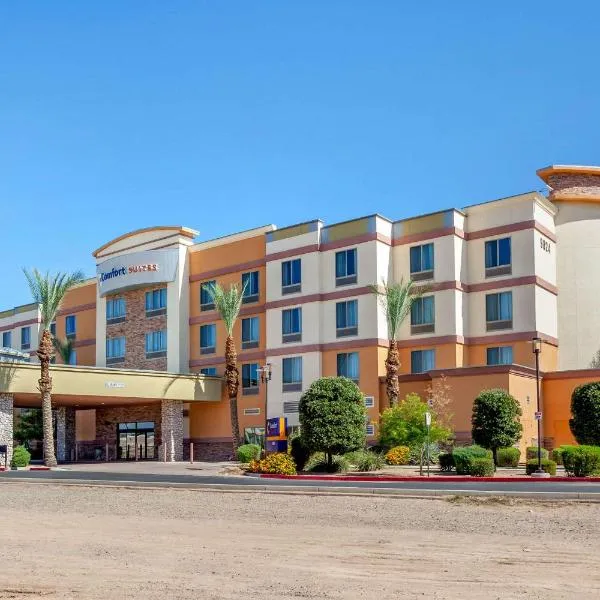 Comfort Suites Glendale - State Farm Stadium Area, hotel v destinaci Glendale