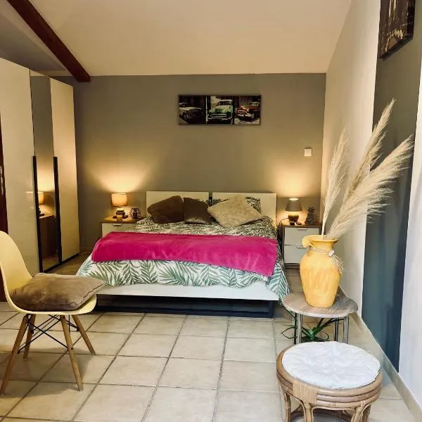 Caza Bodo – hotel w mieście Sausset-les-Pins