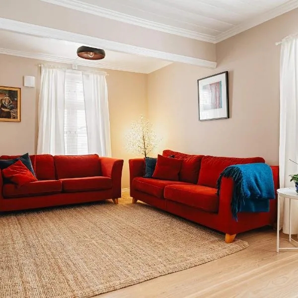 DINBNB Homes l Charming 2-Bedroom Home by the Sea Cozy, Hotel in Bergen