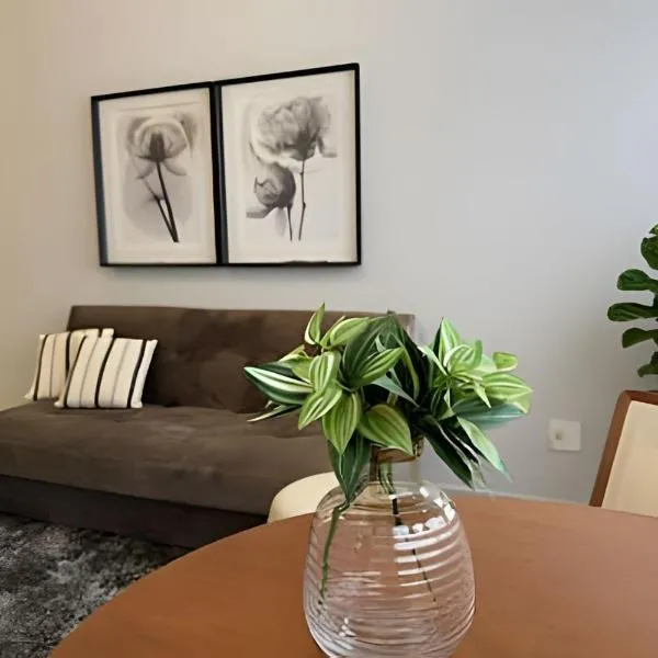 Apartamento em ótima avenida de Araxá, hotel a Araxá