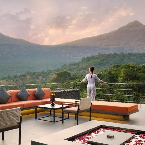 Dharana at Shillim All Inclusive Luxury Wellness Retreat, hotel in Lonavala