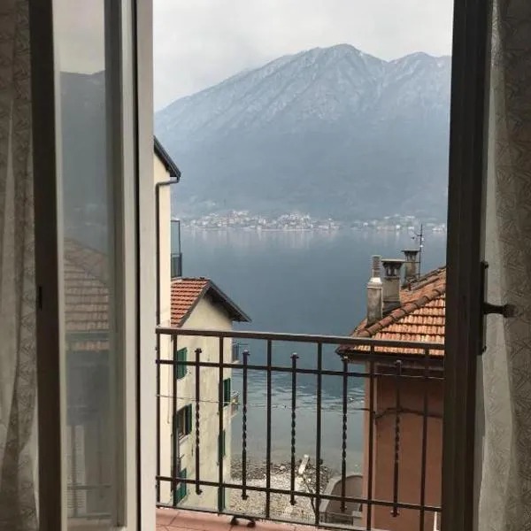 The Family Houses - Apartments with Balcony and Lake View, hotel a Colonno