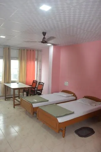 hotel prashant international, hotel u gradu 'Gandhidham'