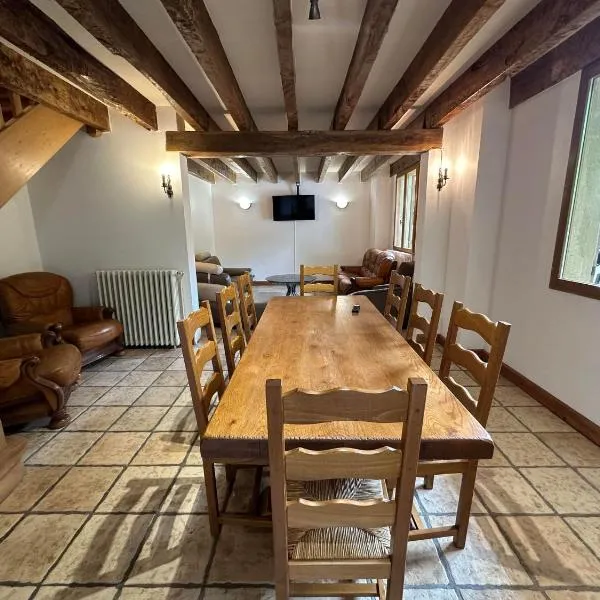 La Ferme du Port d'Enveaux, hotelli kohteessa Saint-Vincent-de-Cosse