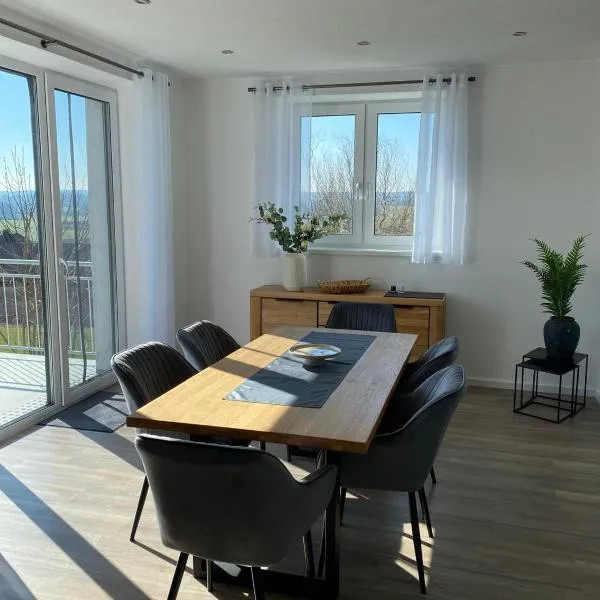 FeWo Günztalblick - Ruhige Lage -125 qm - neu und komfortabel - große Terrasse, hotel v destinaci Frickenhausen