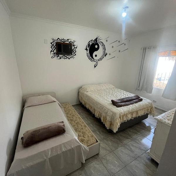 Ótima Casa com Piscina Peruíbe Centro - Foto 2