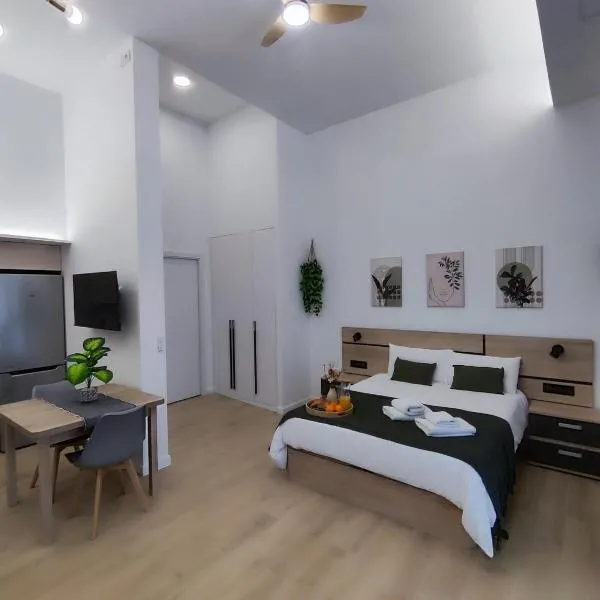 Pingüino - Entire Apt - Near Beach and Stadium by Río Turia Apartments، فندق في فالنسيا