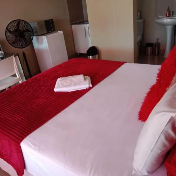 Rasesa Guesthouse, hotel v destinaci Soshanguve