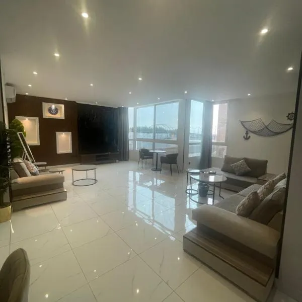 شقة بنظام فيلا مستقلة بالكورنيش apartment with villa system, hotel in Jeddah