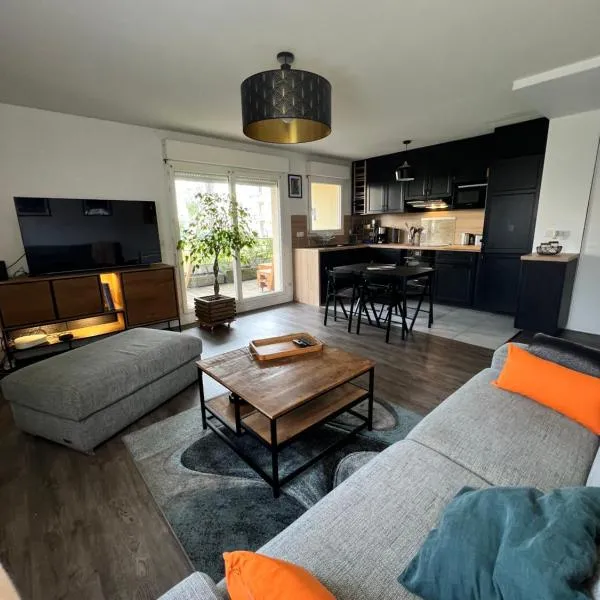 Talence, near Bordeaux - Parking, Terrace, Sleeps 6, מלון בטלנס