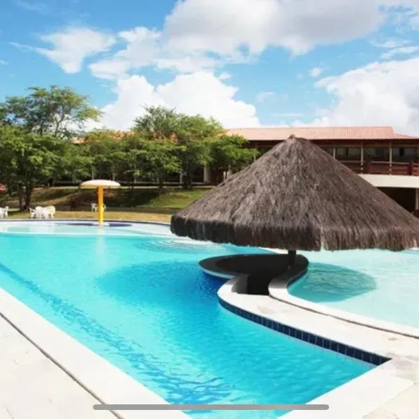 GRAVATÁ - FLAT PREMIUM NO MONTE CASTELO - quarto superior com Wi-Fi e netflix, hotel in Sairé