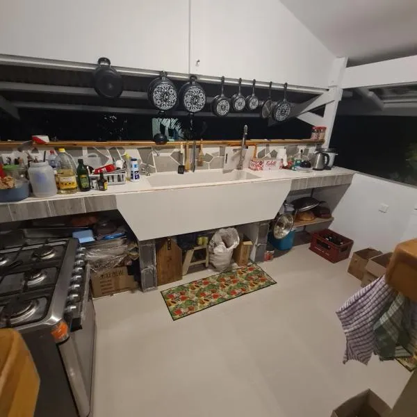 Tamahi loc & lodge, hotel in Rangiroa