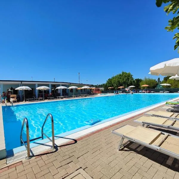 Long Beach Village Residence sul mare spiaggia privata inclusa, hotel v Lido Adriano
