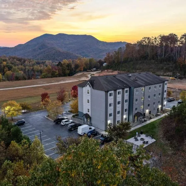 マイクロテル イン＆スイーツ ディルズボロ/シルバ（Microtel Inn & Suites Dillsboro/Sylva）、ディルズボロのホテル
