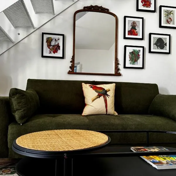 Stylish Boutique Duplex Apartment Home Green - Near Valletta! - 2 Large Double Bedrooms & Bathrooms, hotel i Msida