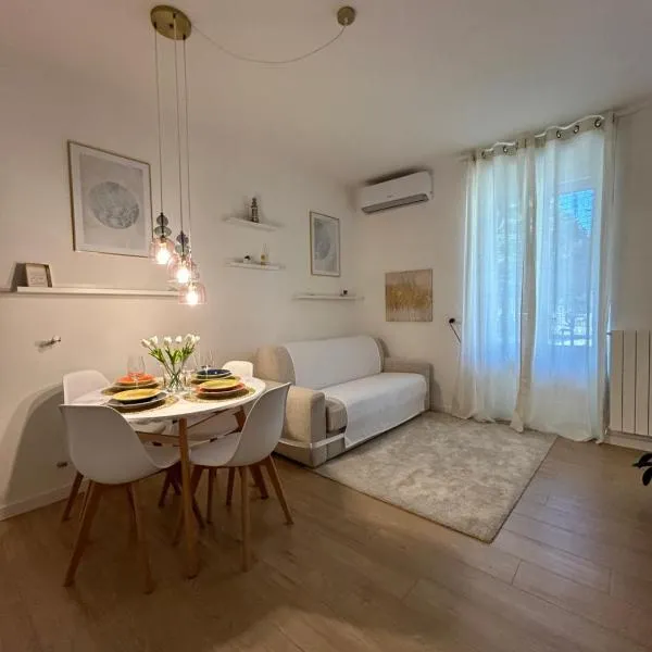 V&C HOME RENTAL SPECIALIST Appartamenti fronte Lago Maggiore, hotel v destinácii Germignaga