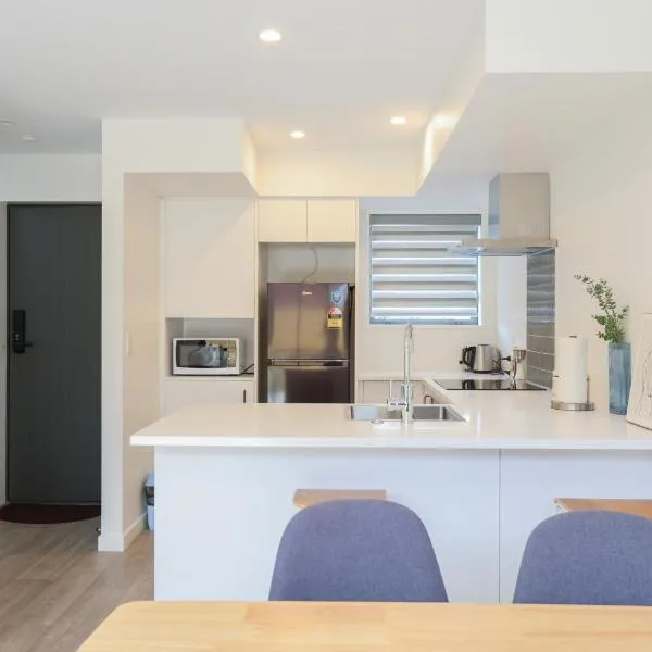 Modern 2-Bed Townhouse Close to City Attractions, hotel v destinaci Addington