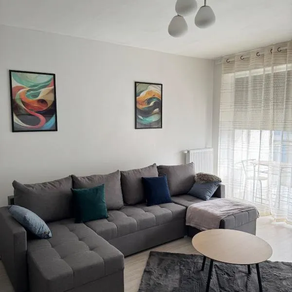 Elite Skyview -Relaxing Family Apt with AC, Balcony, hotel in Budapest