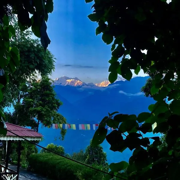 MayaTels - Maya Eco Huts, Pelling, hotel in Pelling