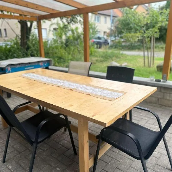 Haus mit Terrasse&Garten, hotel in Ilsede