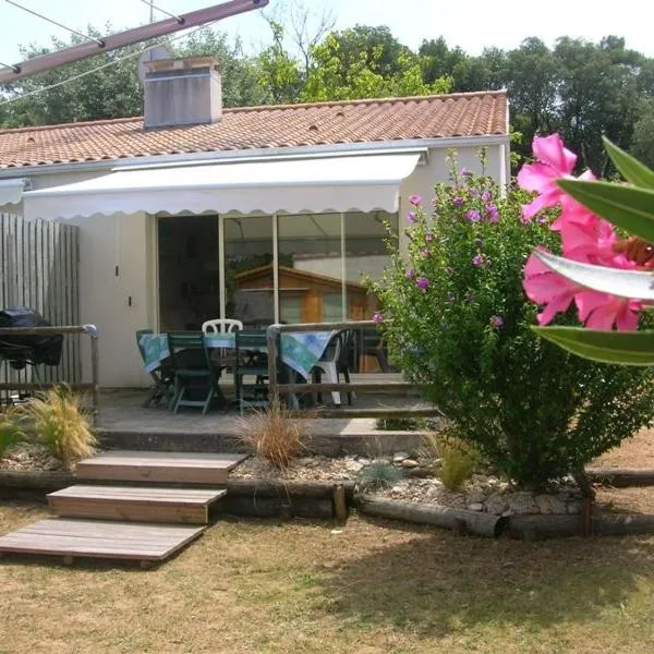 Vacances en bordure de forêt domaniale, hotel in La Tranche-sur-Mer
