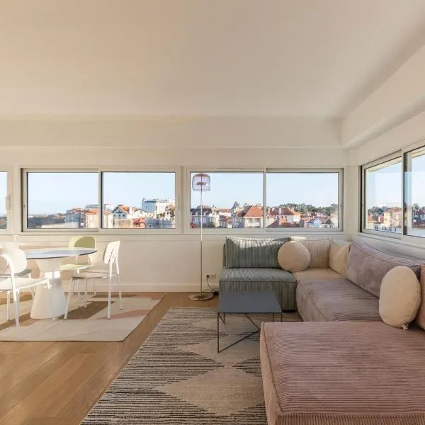 Duplex Panoramique avec vue sur l'océan et Jaccuzi, hotel in Biarritz