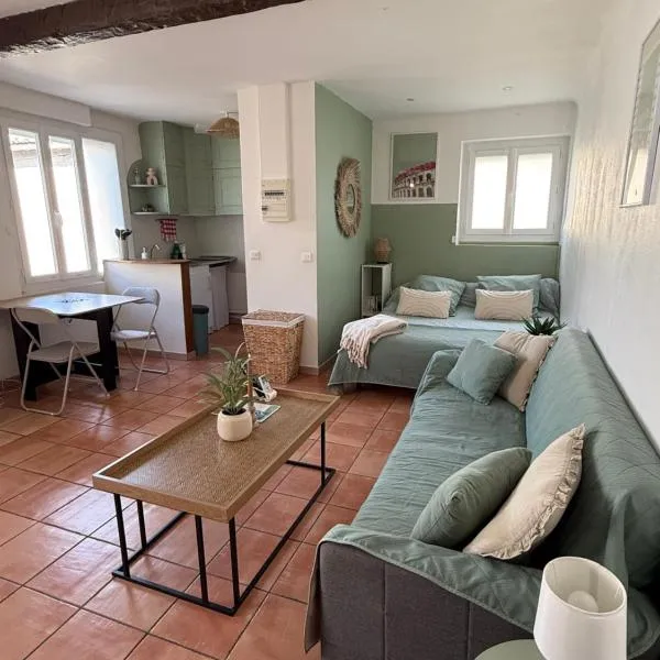 Studio cosy avec clim 33m2, hotel v mestu Aimargues