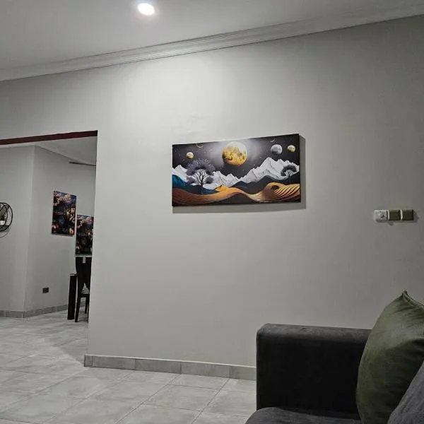 Cozy 3 bedroom house in Frafraha, hotel v destinaci Oshiyie