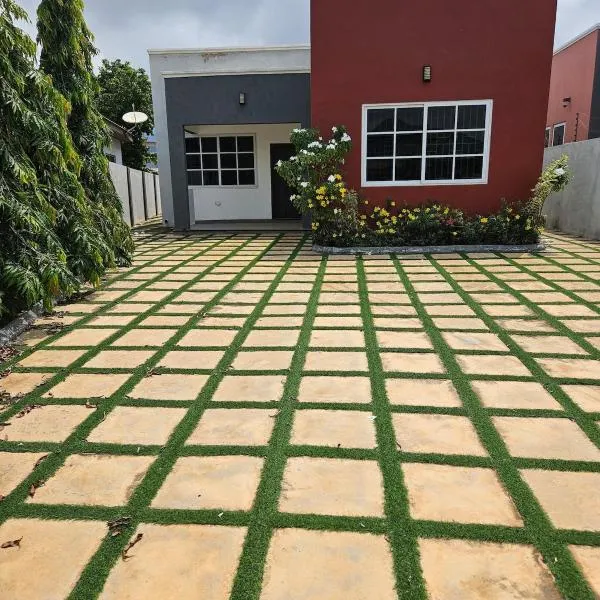 Cozy 3 bedroom house in Frafraha, hotel en Oshiyie