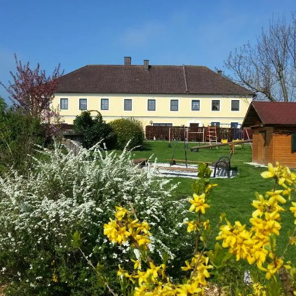 Familienbauernhof Strassbauer, hotel in Steinakirchen am Forst