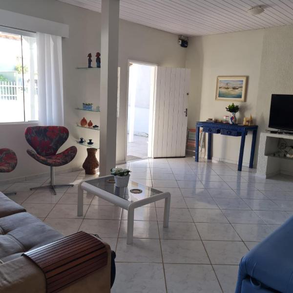 Casa ampla com 3 quartos com ar condicionado a 50mts da praia - Foto 5