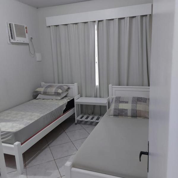 Casa ampla com 3 quartos com ar condicionado a 50mts da praia - Foto 2