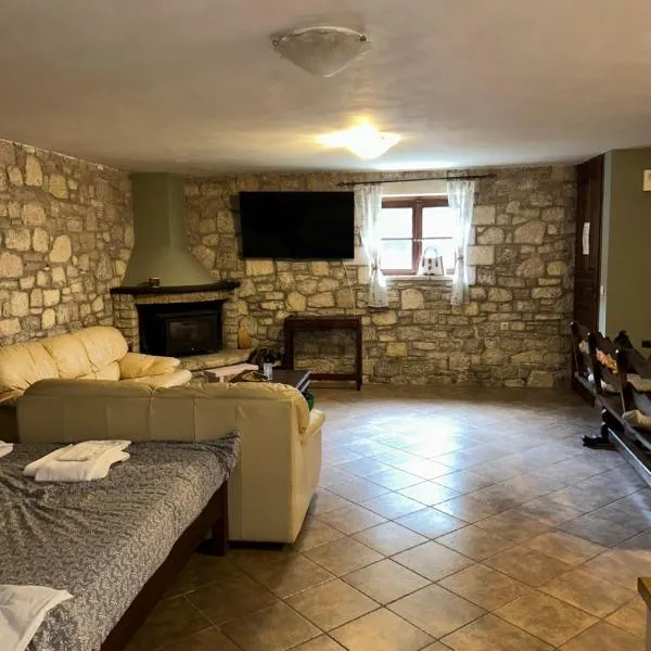 Saint George Apartments I & VI, ξενοδοχείο στα Καλάβρυτα