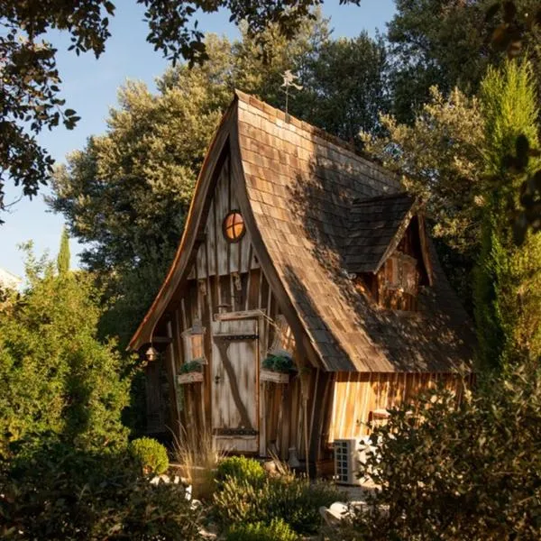 La Cabane Féerique Le Clos des Perles, hotel in Tourtour