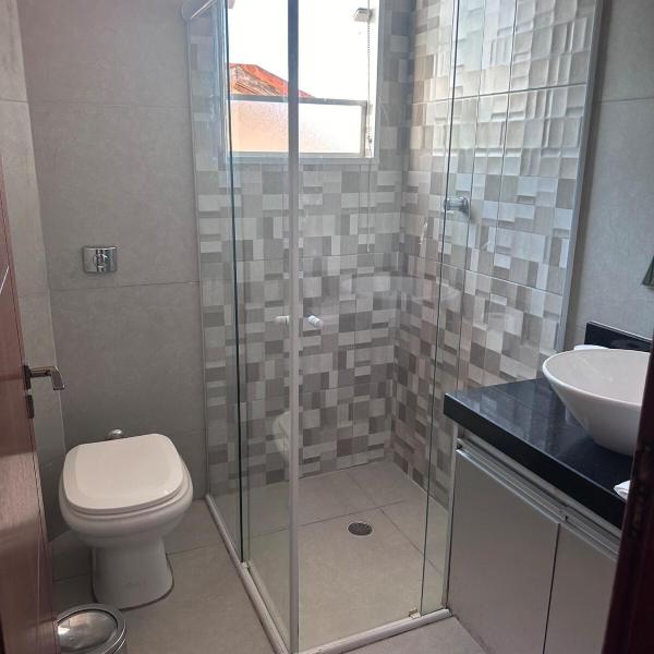 Sobrado top com piscina, espaço gourmet, próximo à praia com Ar Condicionado - Foto 3