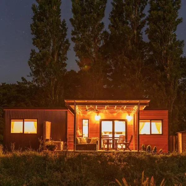 Rangataua Kowhai Tiny Home, hotel in Rangataua