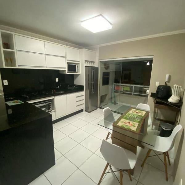 Apartamento 2 quartos sendo 1 suíte na praia dos Ingleses - Foto 4