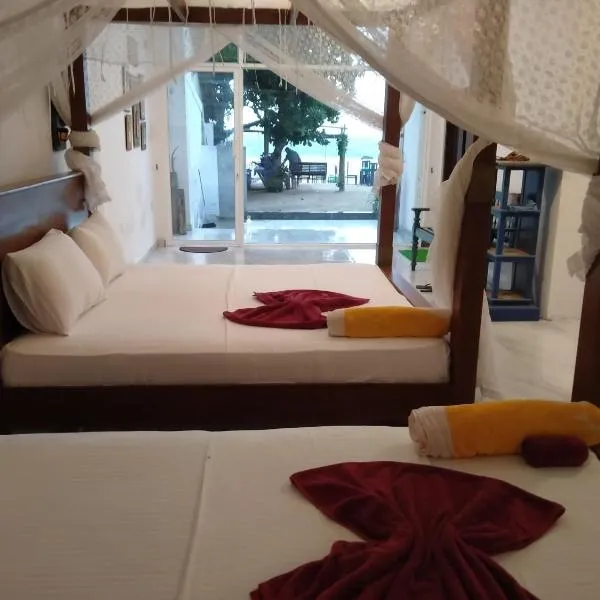 Sea Crest Beach Villa, hotel v destinaci Ambalangoda